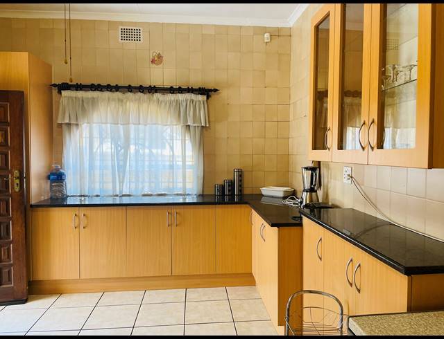 4 BEDROOM HOUSE FOR SALE IN SELECTION PARK